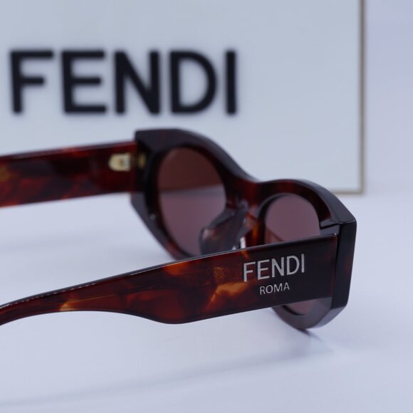 Final Price! Fendi FE40125F 54S Sunglasses main image 5